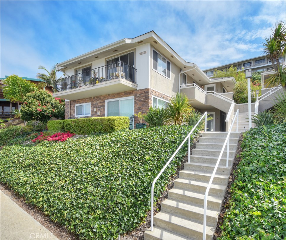 21641 Wesley Drive D, Laguna Beach CA 92651 - photo 1