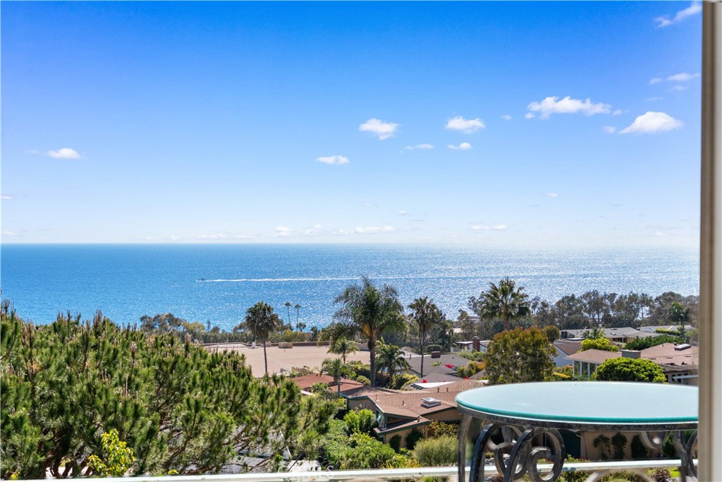 21662 Ocean Vista Drive D, Laguna Beach CA 92651 - photo 2