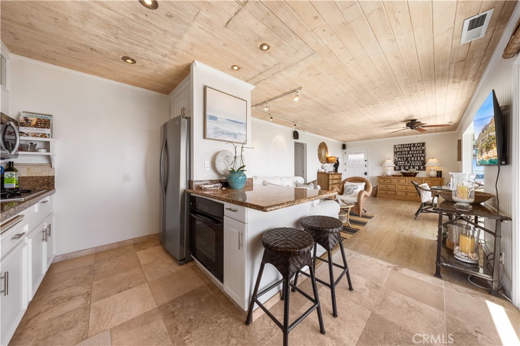21662 Ocean Vista Drive D, Laguna Beach CA 92651 - photo 12