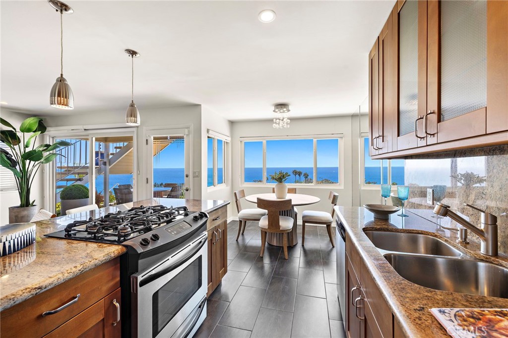 21692 Ocean Vista Drive A, Laguna Beach CA 92651 - photo 3