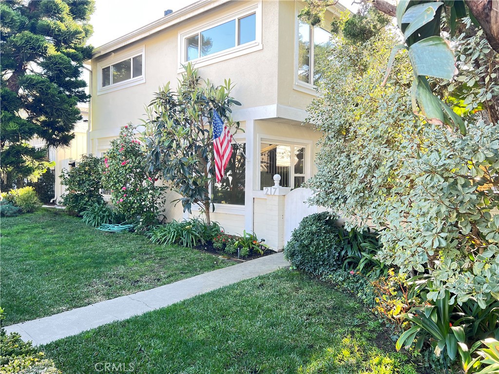 217 Cypress Street B, Laguna Beach CA 92651 - photo 1
