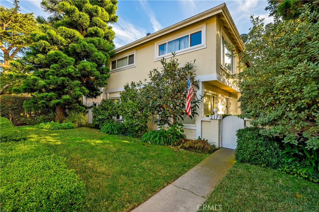 217 Cypress Street B, Laguna Beach CA 92651 - photo 1