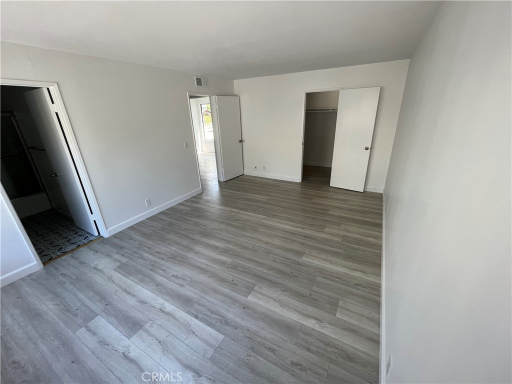 Spacious Master Bedroom with Private Bath and Walk-in Closet - 217 Dolphin Way E, Laguna Beach CA 92651 - photo 20