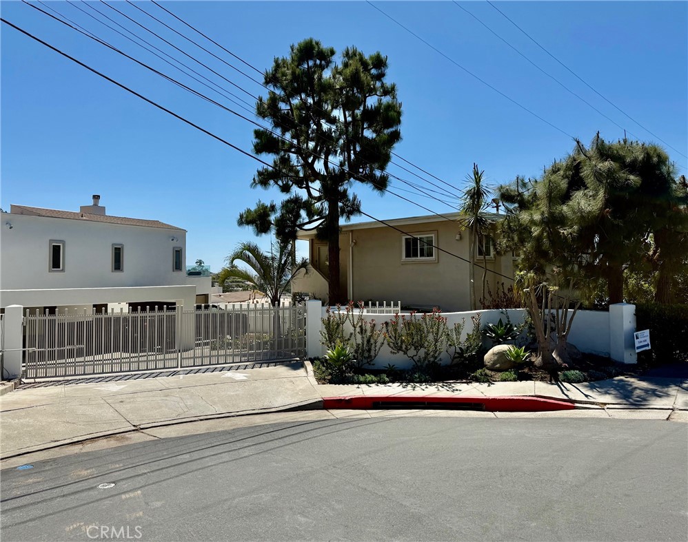 Gated, private community. - 21712 # 2 Wesley Drive, Laguna Beach CA 92651 - photo 19