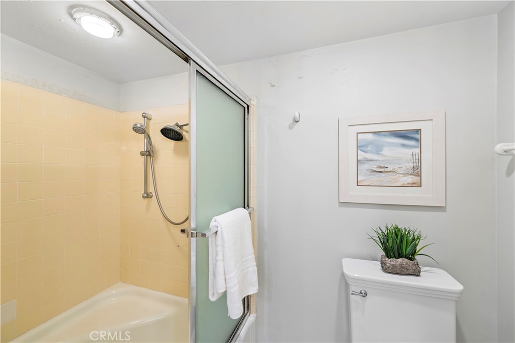 Shower tub in bathroom - 21722 Ocean Vista Drive F, Laguna Beach CA 92651 - photo 13