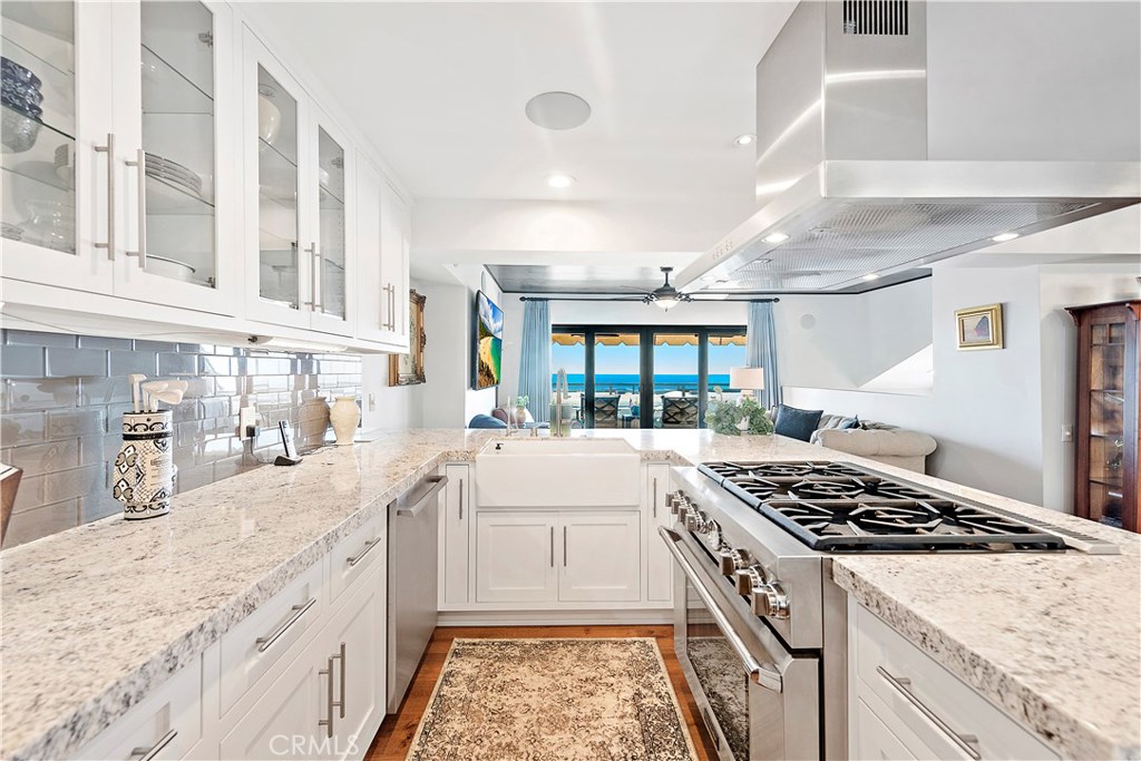 Chef's Kitchen - 21783 Ocean Vista Dr., Laguna Beach CA 92651 - photo 1