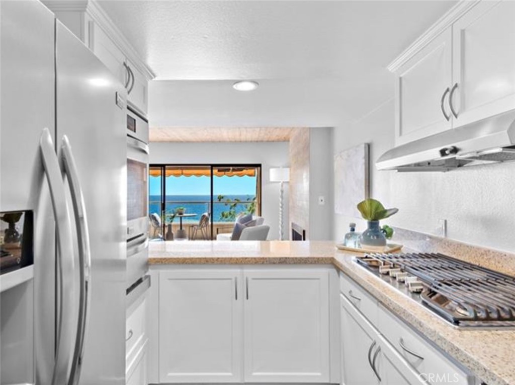 21801 Ocean Vista 24, Laguna Beach CA 92651 - photo 4