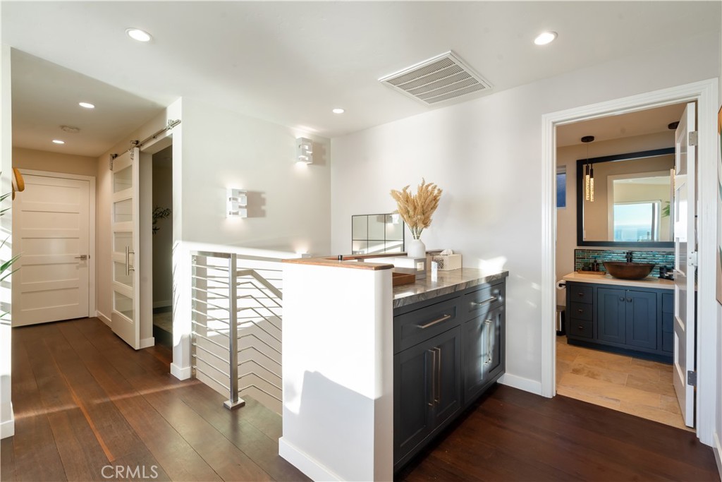 2192 Crestview, Laguna Beach CA 92651 - photo 4