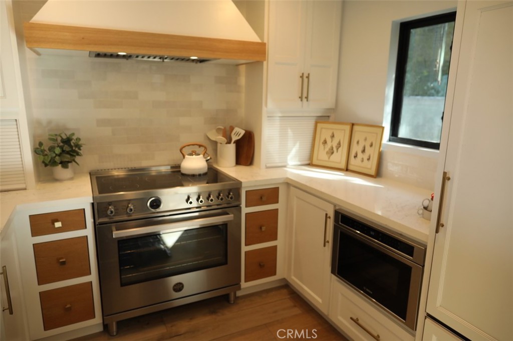 KITCHEN - 22 Blue Lagoon, Laguna Beach CA 92651 - photo 7