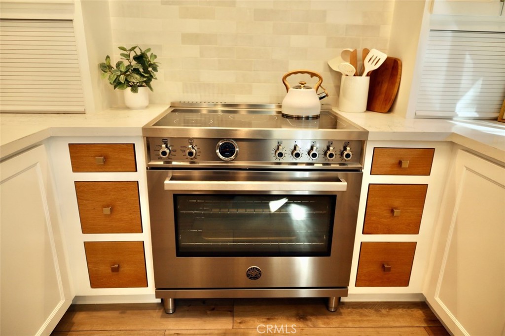 ELECTRIC RANGE - 22 Blue Lagoon, Laguna Beach CA 92651 - photo 8