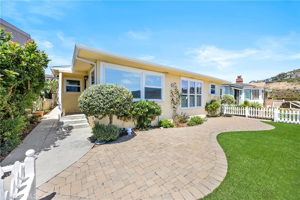 220 Cliff Drive 4, Laguna Beach CA 92651 - photo 1