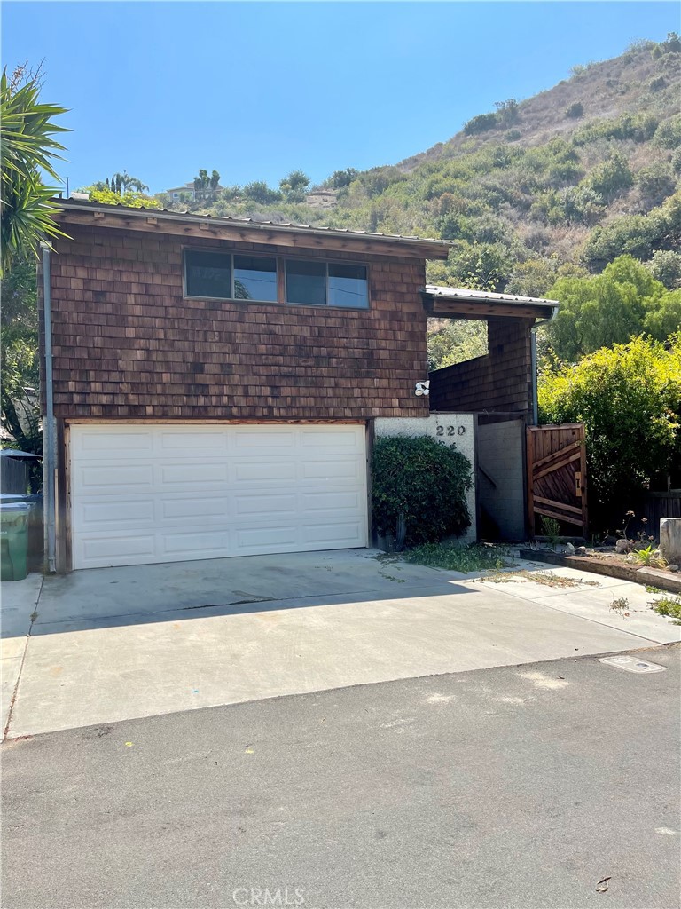 220 Woodland Drive, Laguna Beach CA 92651 - photo 1