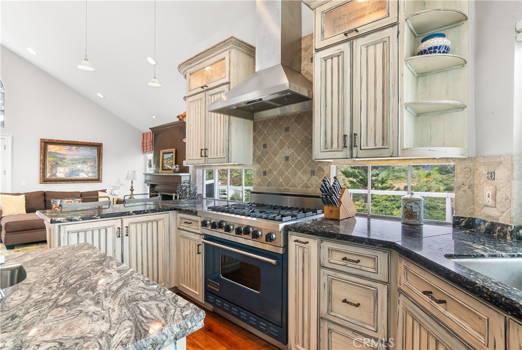 2210 Bridge, Laguna Beach CA 92651 - photo 13
