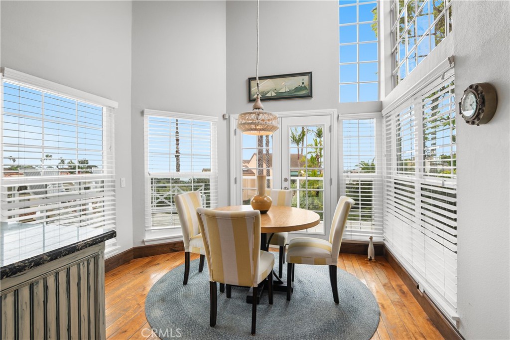 Breakfast nook - 2210 Bridge, Laguna Beach CA 92651 - photo 16