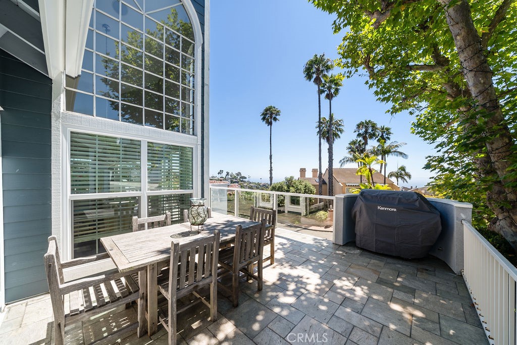 Main level wrap around deck - 2210 Bridge, Laguna Beach CA 92651 - photo 19