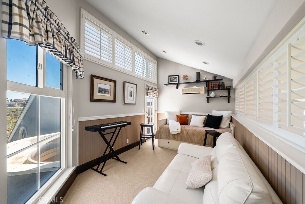 Loft - 2210 Bridge, Laguna Beach CA 92651 - photo 15
