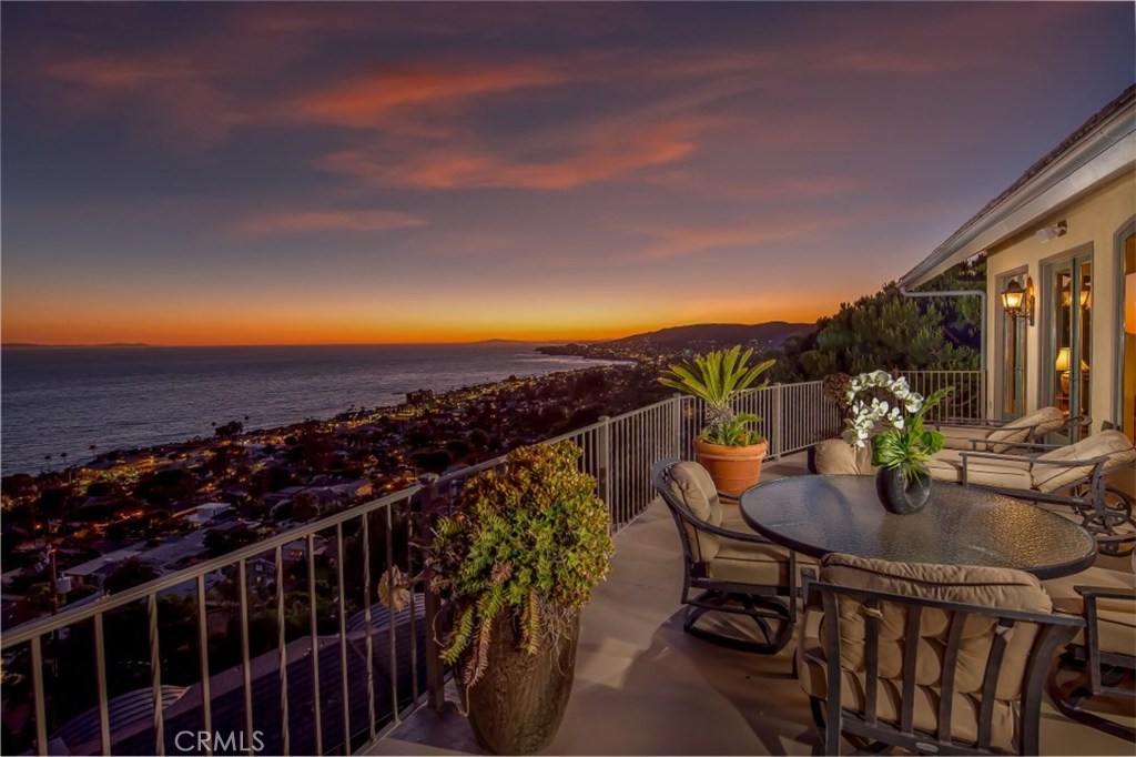 2210 Crestview Drive, Laguna Beach CA 92651 - photo 1