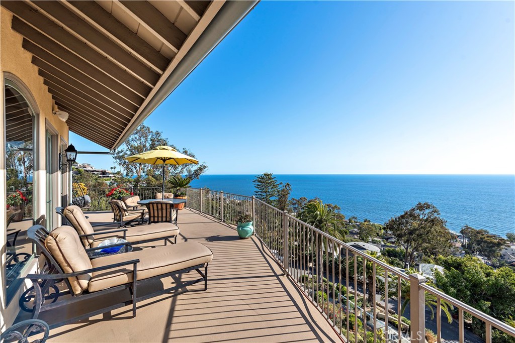 2210 Crestview Drive, Laguna Beach CA 92651 - photo 1