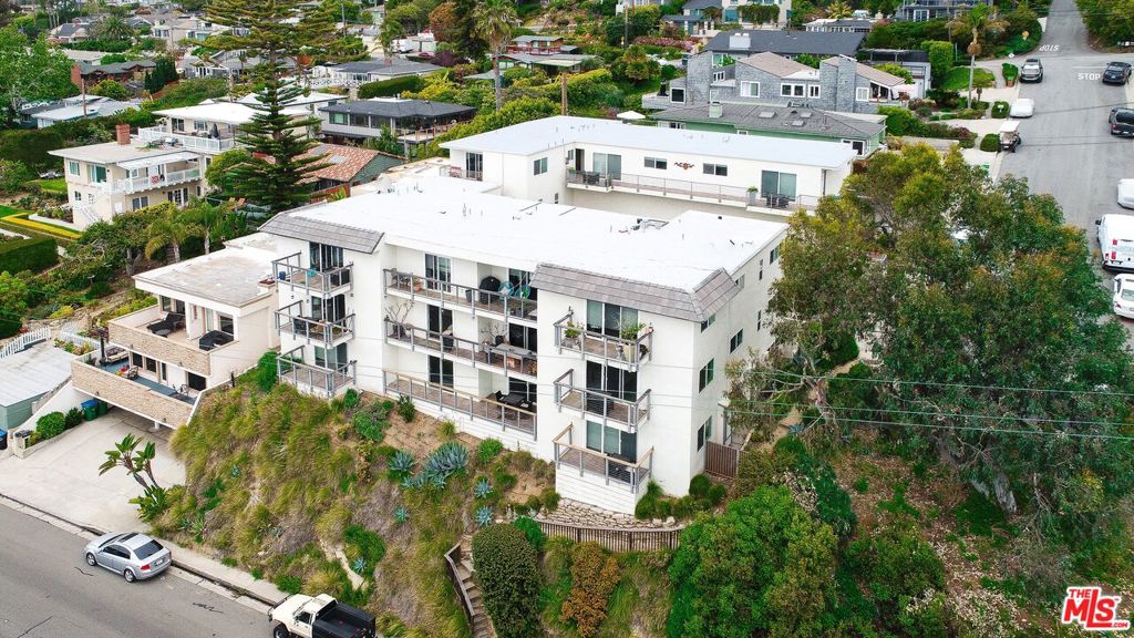 222 Arch Street, Laguna Beach CA 92651 - photo 1