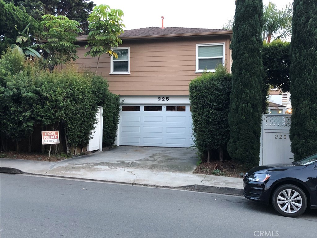225 Cypress Drive 4, Laguna Beach CA 92651 - photo 1