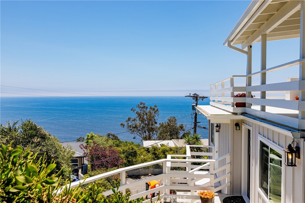 2260 Crestview Drive A, Laguna Beach CA 92651 - photo 1