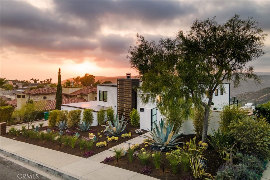2260 Park Avenue, Laguna Beach CA 92651 - photo 1