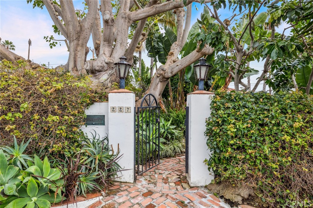 Welcome to 227 Ledroit - 227 Ledroit Street, Laguna Beach CA 92651 - photo 1