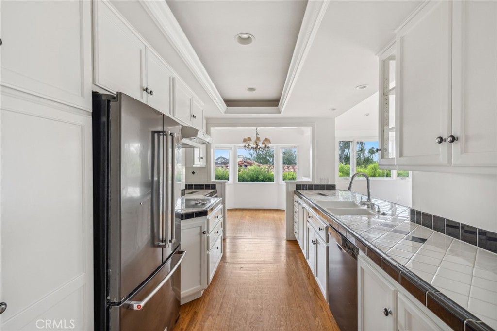 Kitchen with updated appliances - 227 Ledroit Street, Laguna Beach CA 92651 - photo 4