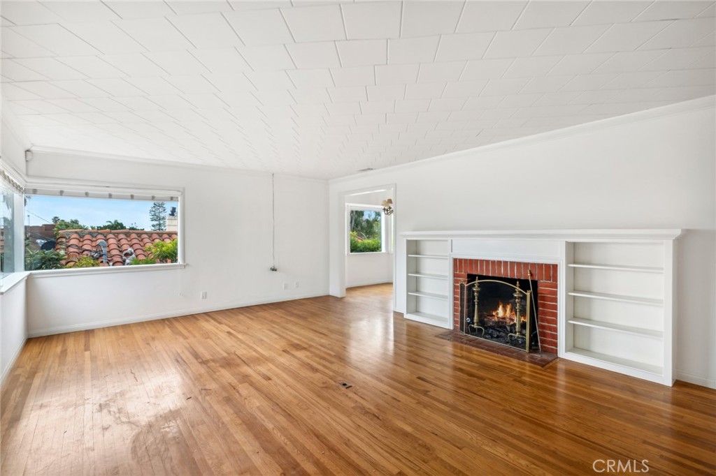 Livingroom with fireplace - 227 Ledroit Street, Laguna Beach CA 92651 - photo 9