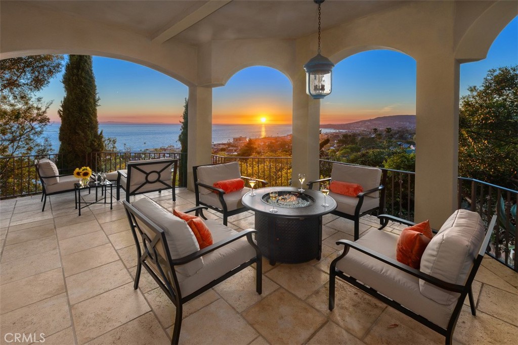 Luxury Estate in Woods Cove - Laguna Beach just 4 blocks from the beach - 2299 Crestview Place, Laguna Beach CA 92651 - photo 1