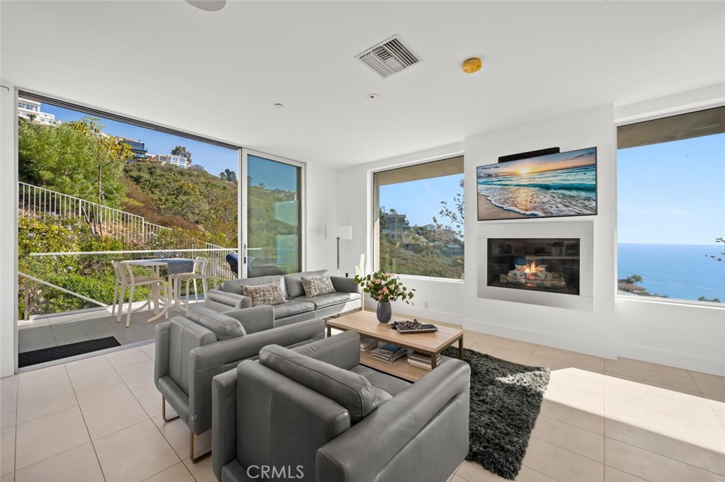 2300 Crestview, Laguna Beach CA 92651 - photo 18