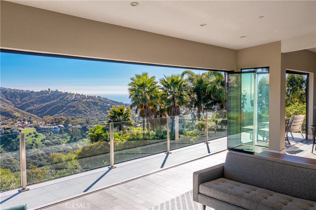 2305 Temple Hills Drive, Laguna Beach CA 92651 - photo 1