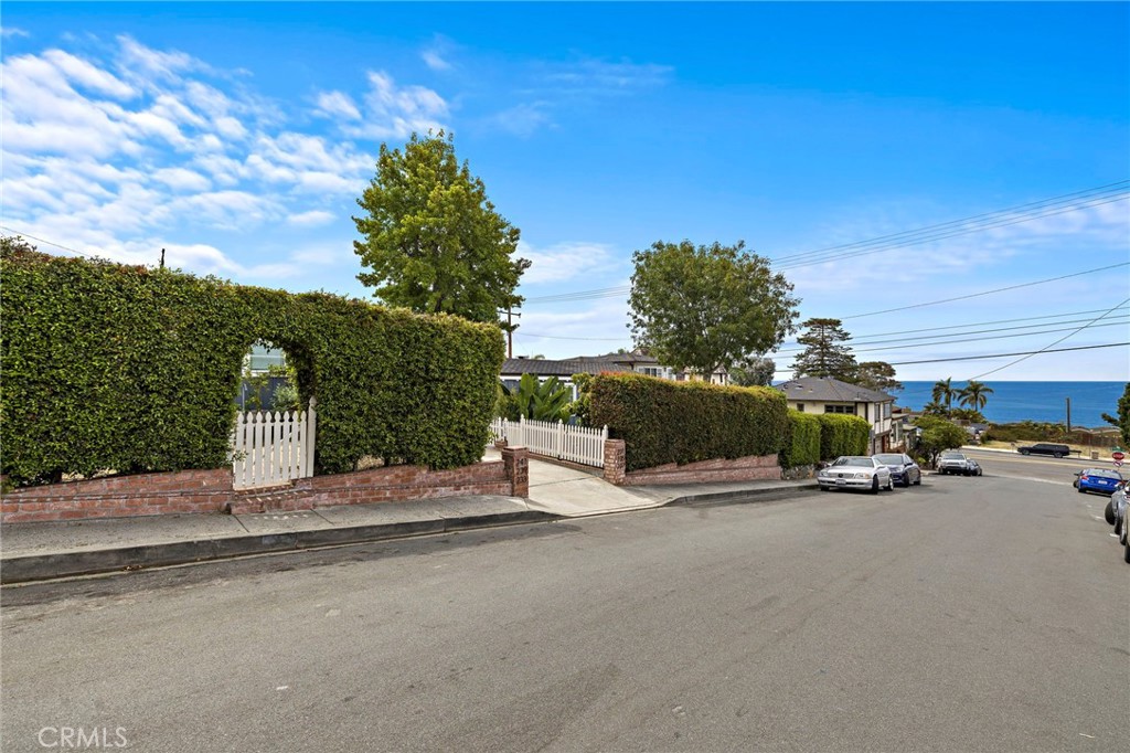 231 Cajon Street, Laguna Beach CA 92651 - photo 30