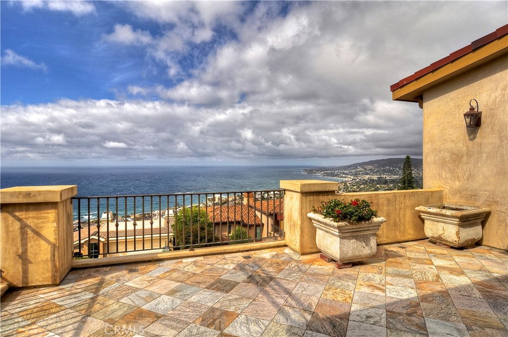 2320 Crestview Drive, Laguna Beach CA 92651 - photo 1