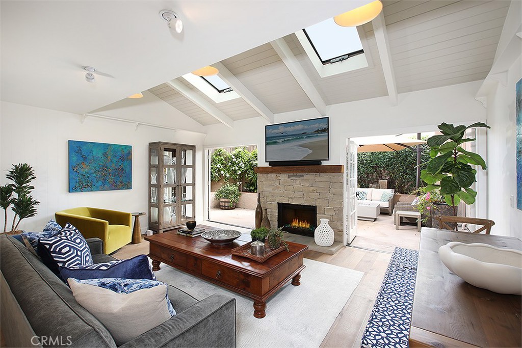 233 Calliope Street 4, Laguna Beach CA 92651 - photo 1