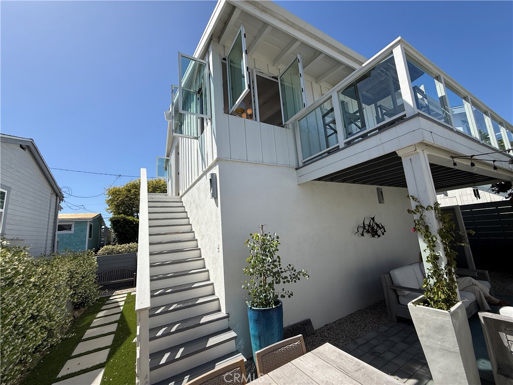 236 La Brea, Laguna Beach CA 92651 - photo 1