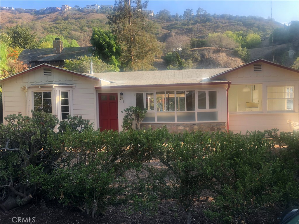 237 Canyon Acres Drive, Laguna Beach CA 92651 - photo 1
