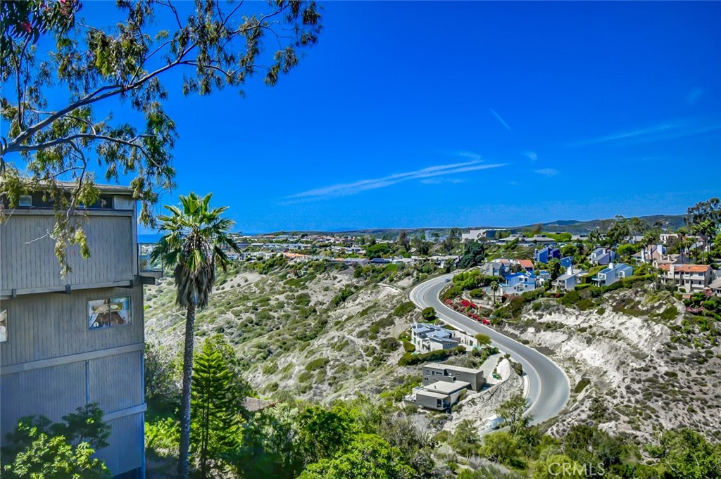 2370 Temple Hills Drive, Laguna Beach CA 92651 - photo 1