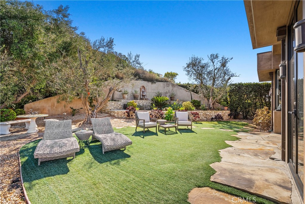 2378 Crestview Drive, Laguna Beach CA 92651 - photo 40