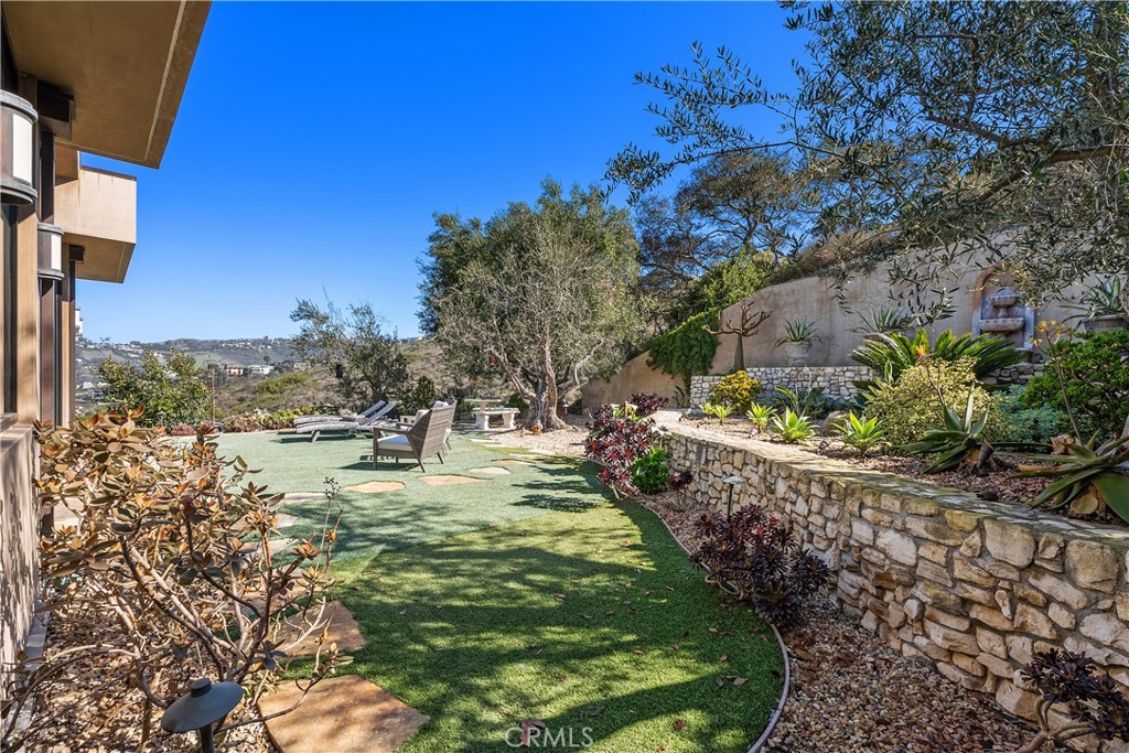 2378 Crestview Drive, Laguna Beach CA 92651 - photo 41