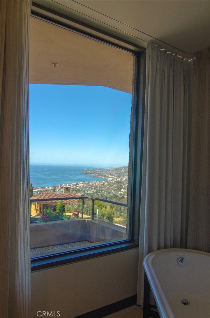 2378 Crestview Drive, Laguna Beach CA 92651 - photo 47