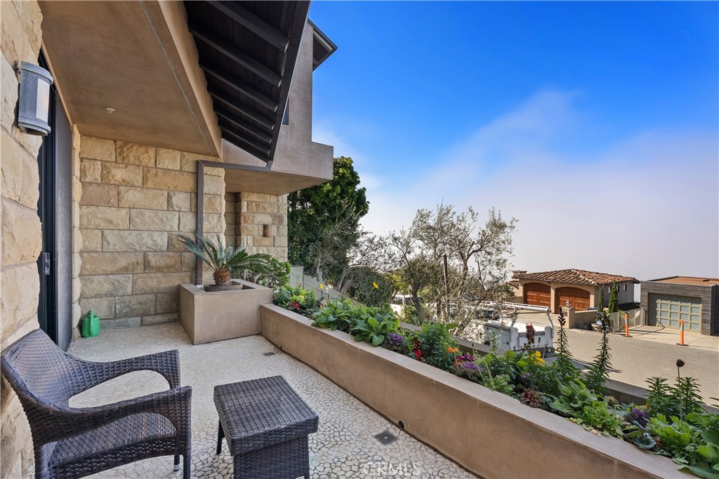 2378 Crestview Drive, Laguna Beach CA 92651 - photo 14