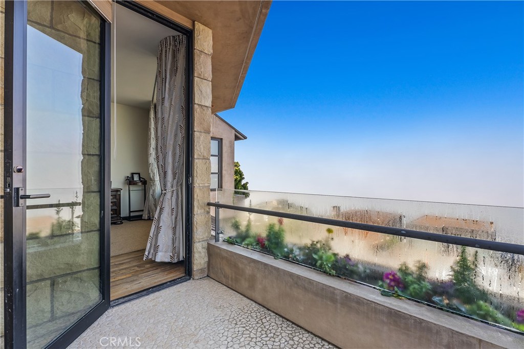 2378 Crestview Drive, Laguna Beach CA 92651 - photo 23