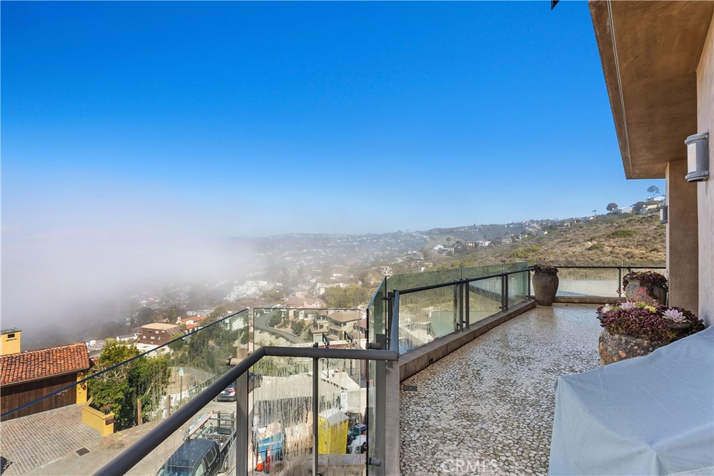 2378 Crestview Drive, Laguna Beach CA 92651 - photo 37