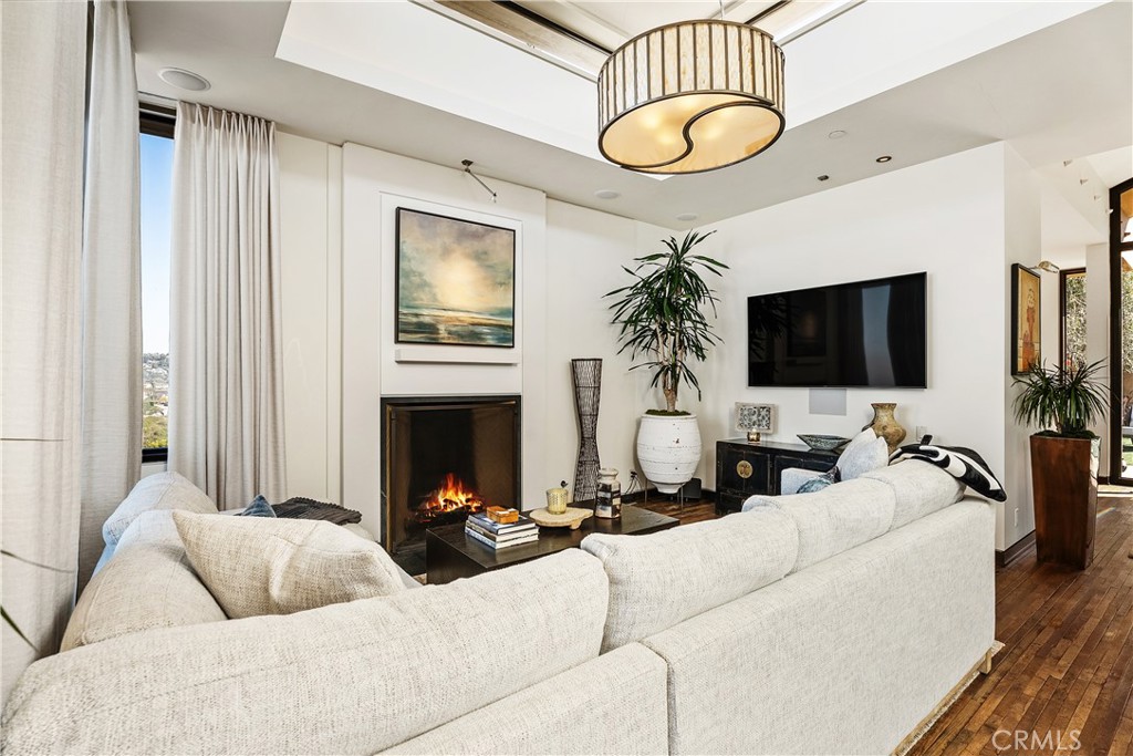 2378 Crestview Drive, Laguna Beach CA 92651 - photo 38
