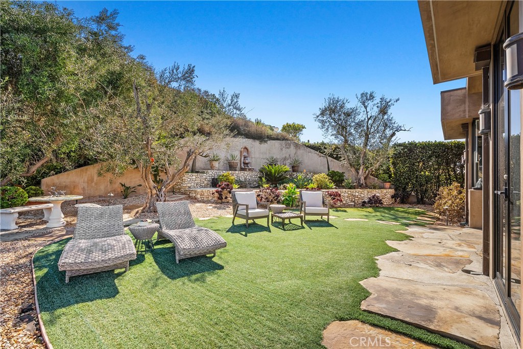 2378 Crestview Drive, Laguna Beach CA 92651 - photo 46