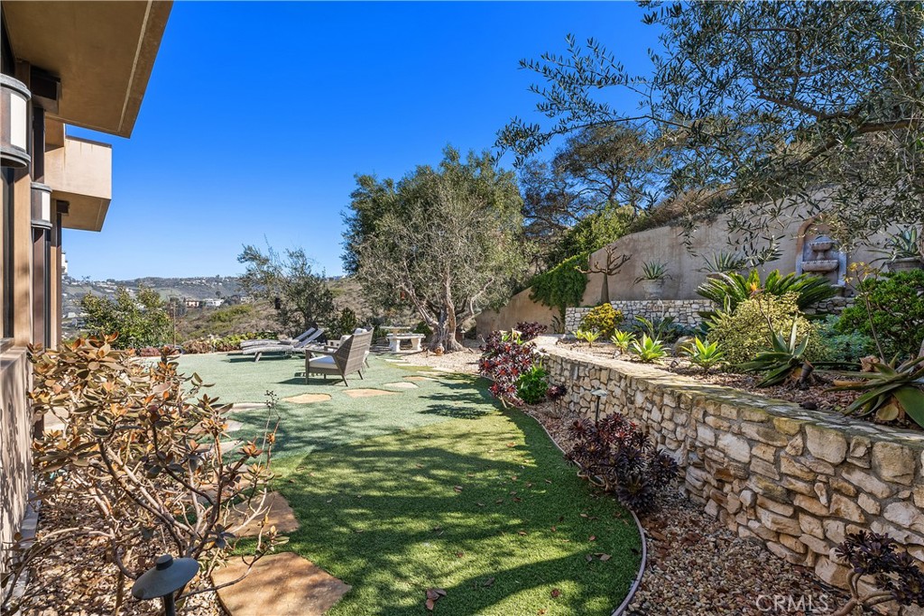2378 Crestview Drive, Laguna Beach CA 92651 - photo 47