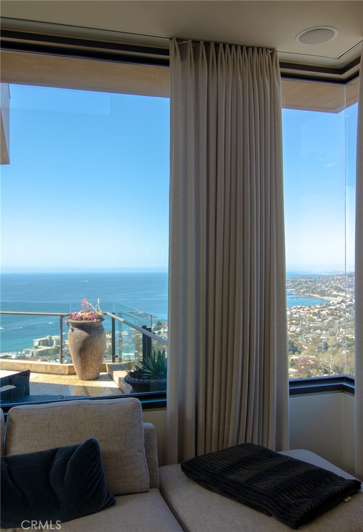 2378 Crestview Drive, Laguna Beach CA 92651 - photo 58
