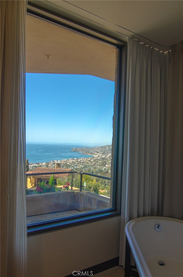 2378 Crestview Drive, Laguna Beach CA 92651 - photo 63
