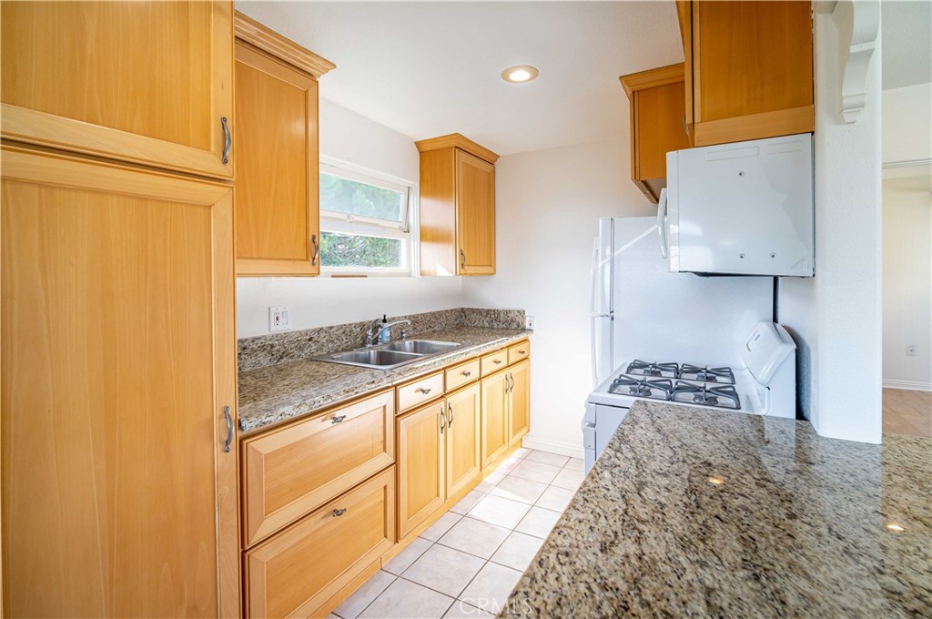 238 Cajon, Laguna Beach CA 92651 - photo 20